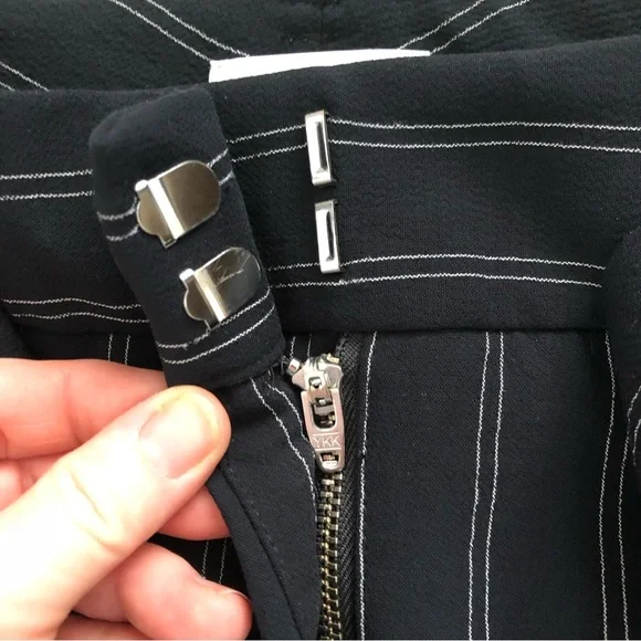 SOLD - Wilfred Aritzia Tie-Front Black Oak Pinstripe Jallade Trouser Pant Size 4 - Picture 10 of 16